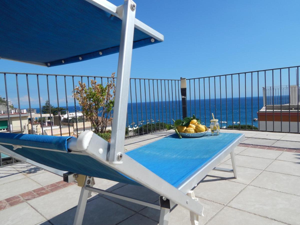 מאיורי Riviera B&B Rooms מראה חיצוני תמונה