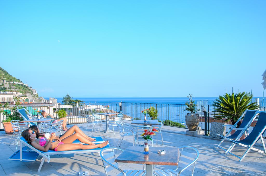 מאיורי Riviera B&B Rooms מראה חיצוני תמונה