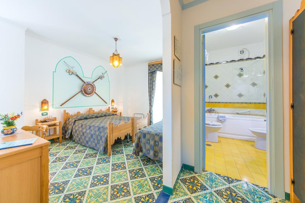 מאיורי Riviera B&B Rooms חדר תמונה