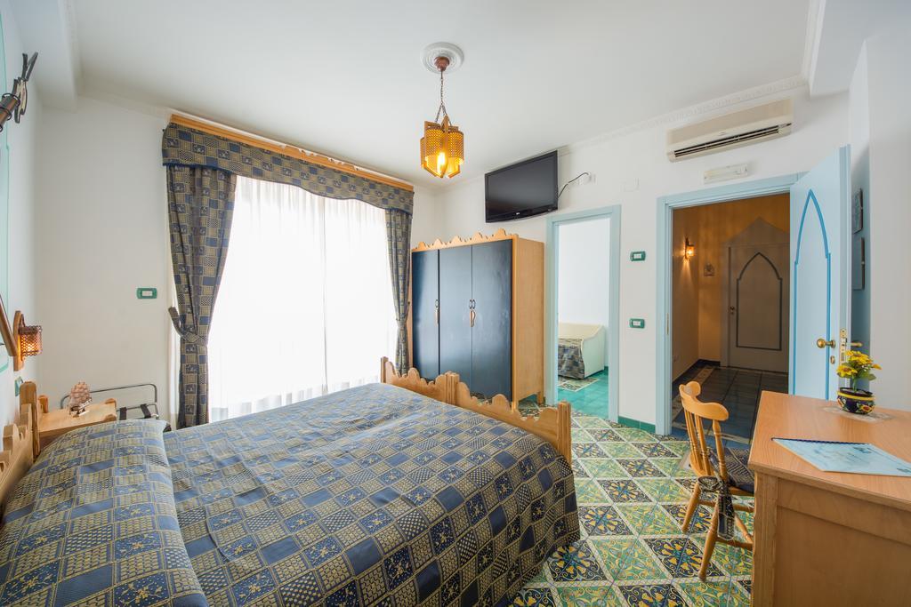 מאיורי Riviera B&B Rooms מראה חיצוני תמונה