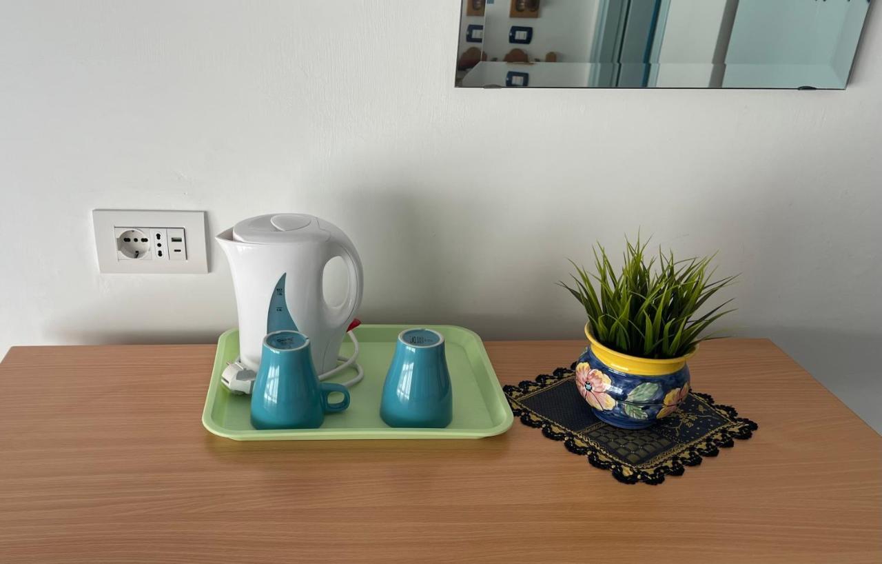 מאיורי Riviera B&B Rooms מראה חיצוני תמונה