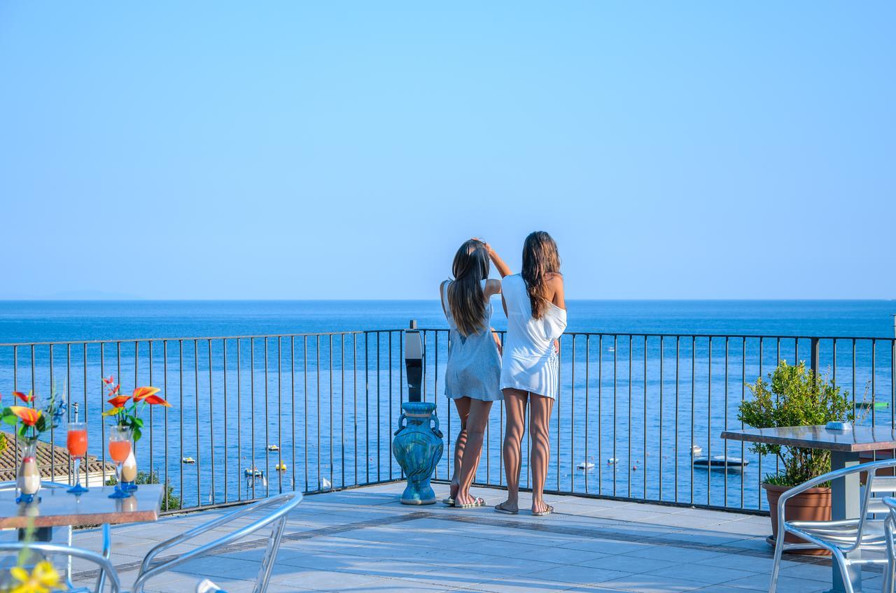 מאיורי Riviera B&B Rooms מראה חיצוני תמונה