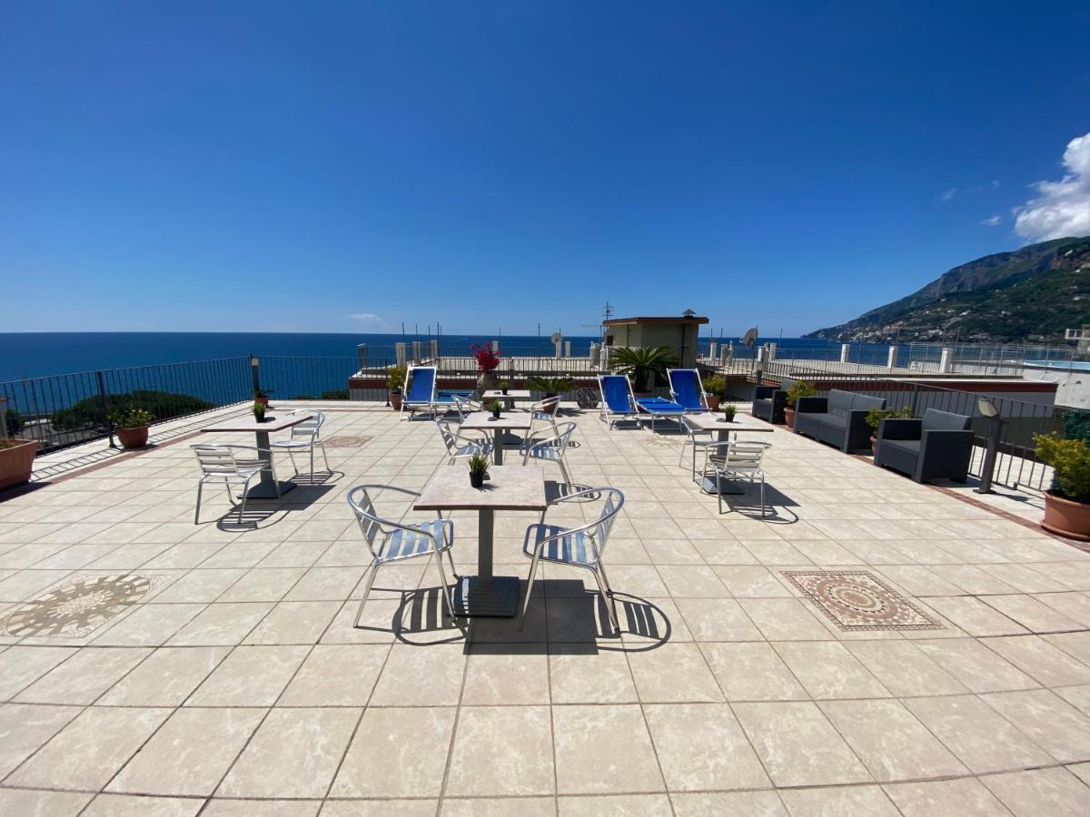 מאיורי Riviera B&B Rooms מראה חיצוני תמונה